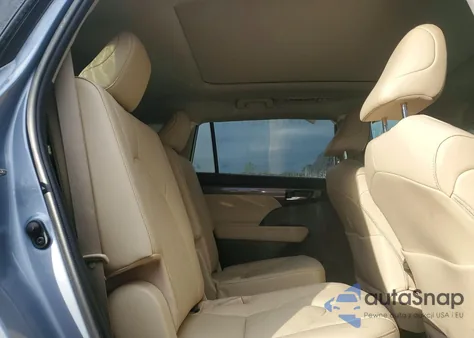 2022 Toyota Highlander Platinum z USA, uszkodzony, nr VIN 5TDFZRBH4NS257593